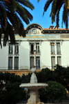 Oran - Algrie: Grande Poste et fontaine - Place du Maghreb, ex-Bastille - photo par M.Torres