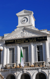 Algrie - Bjaa / Bougie / Bgayet - Kabylie: Mairie - balcon et horloge - sur le fronton de l'difice figurent les armes de la ville - Commune de Bejaia - Tagiwant N Bgayeth - photo par M.Torres