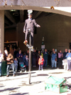 Australia - Melbourne (Victoria): entertainer on a mono-cycle - photo by Luca Dal Bo