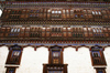 Bhutan - Windows and plenty of wood carvings - Ugyen Chholing palace - photo by A.Ferrari