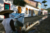 Brazil / Brasil - Parati / Paraty (RJ): painter - artist / pintor - arte - photo by N.Cabana