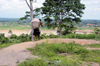 Brazil / Brasil - Amazonas - Boca do Acre - Kamicu village: taking the goods to the town market / Produtos agrcolas e farinha de mandioca so levados para venda no mercado da cidade (photo by M.Alves)