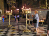 Bulgaria - Sofia: lighting candles - Aleksander Nevski Orthodox Cathedral (photo by J.Kaman)