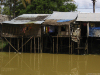 Cambodia / Cambodge - Siem Reap: living over the river (photo by M.Samper)