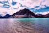 Canada / Kanada - Icefields Park, Alberta: Waterfawl lake - from the beach - photo by M.Torres