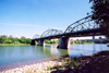 Canada / Kanada - Edmonton, Alberta: the North Saskatchewan river - truss bridge - photo by M.Torres