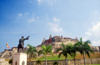 Colombia - Cartagena: statue of Basque admiral Blas de Lezo y Olavarrieta, also known as Patapalo and Castle San Felipe - photo by D.Forman