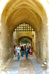 Warwick, Warwickshire, West Midlands, England: castle - entering - photo by F.Hoskin