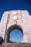 Gibraltar: American war memorial - arch - photo by Miguel Torres