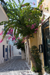 Greece - Paros: the whitewashed lanes of Paroikia - photo by D.Smith