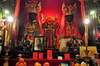 Hong Kong: gods at Man Mo Temple, pays tribute to the God of Literature (Man) and the God of War (Mo) - Hollywood Road, Sheung Wan, Hong Kong Island - photo by M.Torres