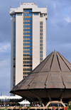 Nairobi, Kenya: Times Tower Complex - Kenya Revenue Authority (KRA) and KICC flying saucer style auditorium - photo by M.Torres