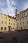 Lithuania - Vilnius: Vilnius University - front facade - photo by Sandia