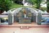 Malaysia - Malacca / Melaka: tomb - Chinese cemetery - Bukit China (photo by J.Kaman)