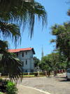 Mozambique / Moambique - Maputo / Loureno Marques / MPM : the Iron House, designed by Eiffel - Casa de Ferro, projecto de Eiffel (avenida Samora Moiss Machel, antiga avenida D. Lus) - photo by M.Torres