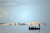 Mozambique / Moambique - Benguerra: fishermen rowing - National Park / pescadores a remar - photo by F.Rigaud