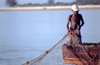 ilha de Benguerra:  rapaz a pescar (photo by Francisca Rigaud)