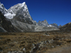 Nepal - Sagarmatha National Park - Everest Base Camp Trek: stone wall - photo by M.Samper