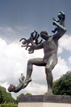 Norway / Norge - Oslo: the artist and his brainchildren by sculptor Gustav Vigeland - Frogner park (photo by Juraj Kaman)