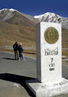 Khunjerab Pass, Hunza valley, Northern Areas / FANA - Pakistan-administered Kashmir: sign in Urdu and English - border between Pakistan and China - Xinjian Uighur Autonomous Region - KKH - photo by D.Steppuhn