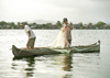 Panama - comarca Kuna Yala - San Blas Islands - San Blas Islands: Kuna fishermen at work - Caribbean sea - photo by A.Walkinshaw