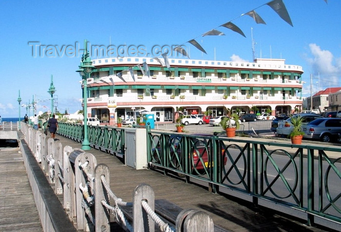 Barbados - Bridgetown: along the Careenage - photo by P.Baldwin