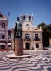 Portugal - Cascais: o rei Dom Pedro I - Largo 5 de Outubro - photo by M.Durruti