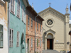 Sighisoara / Segesvr, Mures county, Transylvania, Romania: houses on Zidul Cetatii street and the Roman Catholic church of St Joseph - Biserica Romano-Catolica Sf. Iosif - photo by J.Kaman