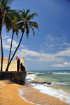 So Tom, So Tom and Prncipe / STP: coconut trees, golden beach sand and the Portuguese fort of Saint Sebastian / coqueiros, praia de areia dourada e o Forte de So Sebastio - Ponta de So Sebastio - photo by M.Torres