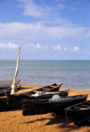 So Tom, So Tom and Prncipe / STP: fishing canoes on the beach - Ana Chaves bay / canoas de pesca na praia - baa Ana Chaves - photo by M.Torres