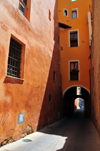 Cagliari, Sardinia / Sardegna / Sardigna: via del Fossario - narrow medieval alley leading to the Cathedral of St Mary - quartiere Castello - photo by M.Torres