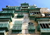 Jeddah, Mecca Region, Saudi Arabia: derelict building, hedjazi architecture in Al Balad district, Nadalah Ibn Khalid Lane, Historic Jeddah, the Gate to Makkah, UNESCO world heritage site - photo by M.Torres