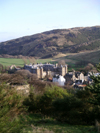 Scotland - Ecosse - Edinburgh: Holyrood house from afar (photo Rick Wallace)