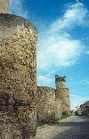 Spain / Espaa - Oropesa: murallas / ramparts  (photo by Miguel Torres)