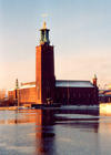 Sweden / Schweden - Stockholm: City hall tower with the Tre Kroner - the Stadshuset, architect: Ragnar Ostberg - Kungsholmen (photo by M.Torres)