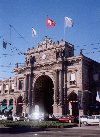 Switzerland - Zurich / Zurigo / ZRH : triumphal train station - from Bahnhofplatz (photo by M.Torres)