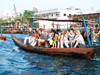 UAE - Dubai: water taxi on the creek - photo by F.Hoskin