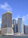 Manhattan (New York City): skyscrapers by the water - photo by M.Bergsma